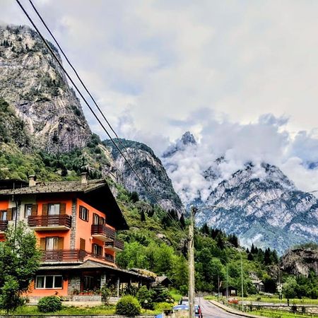 Hotel Ristorante Sasso Remenno Val Masino Dış mekan fotoğraf