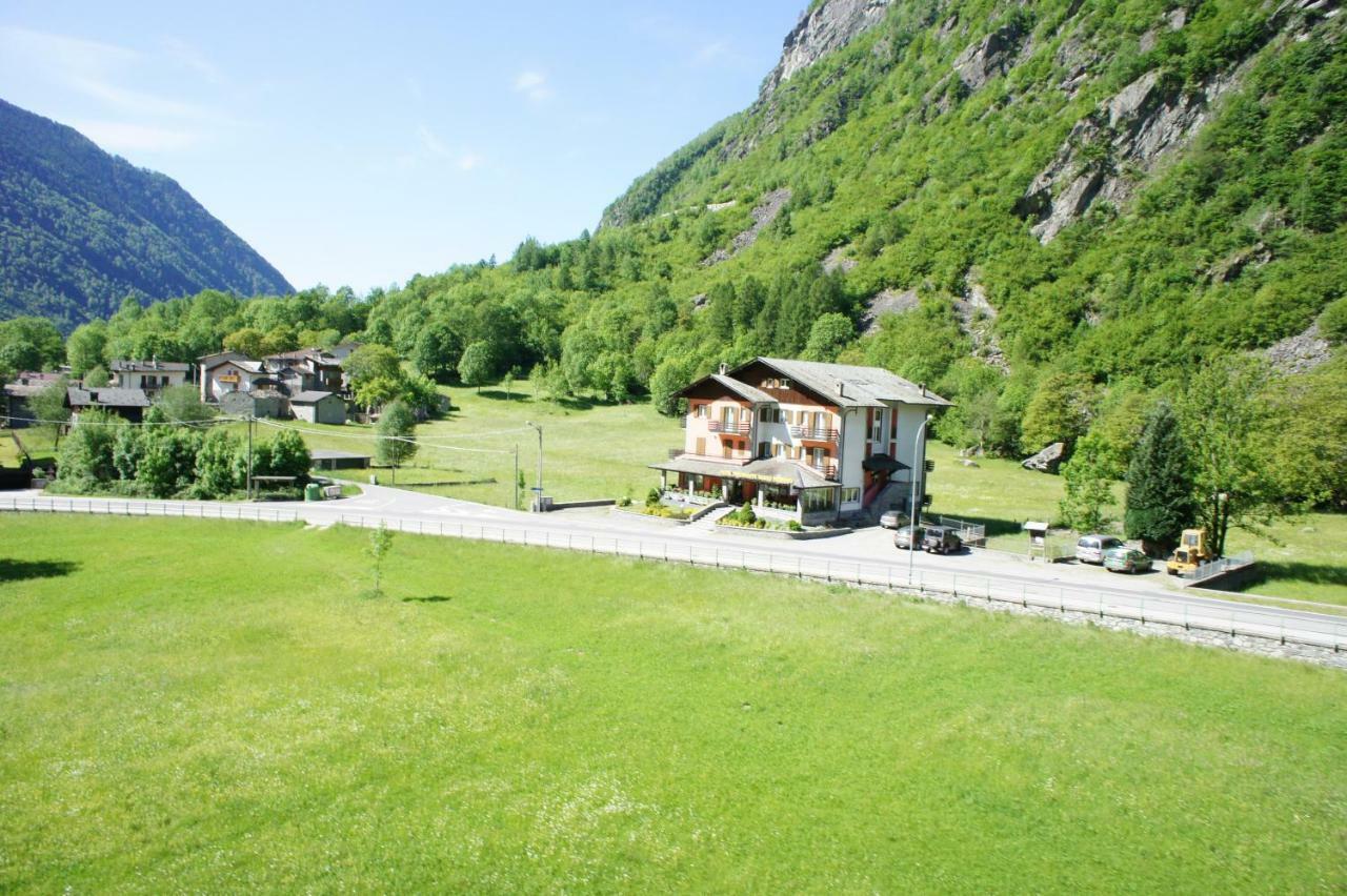Hotel Ristorante Sasso Remenno Val Masino Dış mekan fotoğraf